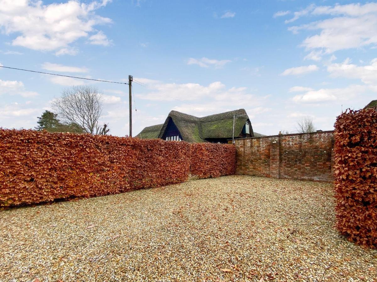 Bushton Barn Vila Royal Wootton Bassett Exterior foto